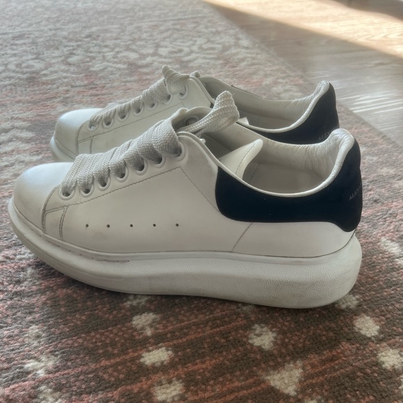 Alexander McQueen Shoes - Alexander McQueen Sneakers